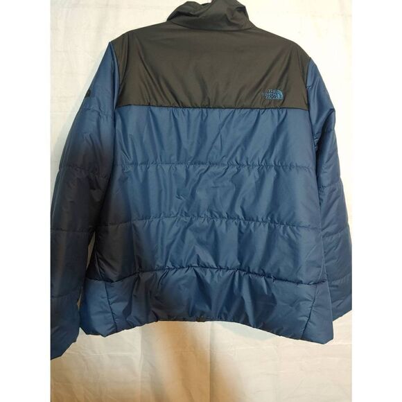 North Face Women's PLUS Size 2X Blue/Black Amazon JFK8 Logo Puffer Jacket - Picture 8 of 9